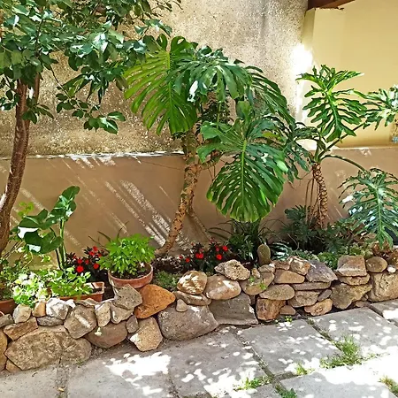 Da Fabio E Noemi Holiday home Domus De Maria